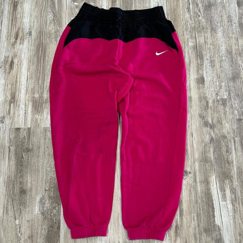 Nike Women's pink + black streetwear sportswear athleisure baggy joggers